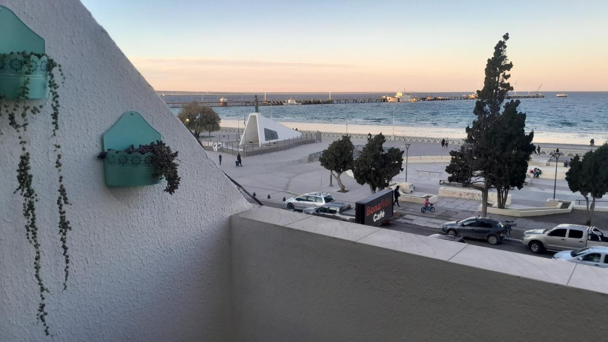 Departamento Centrico Frente Al Mar Y Con Cochera * Puerto Madryn